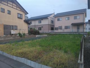価格改定しました(250317)
建築条件なし!宅地延長道路無し!
¥1,260万円(16.3万円/坪) 面積255㎡(約77.1坪)